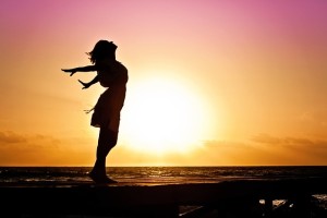 freedom woman on ocean